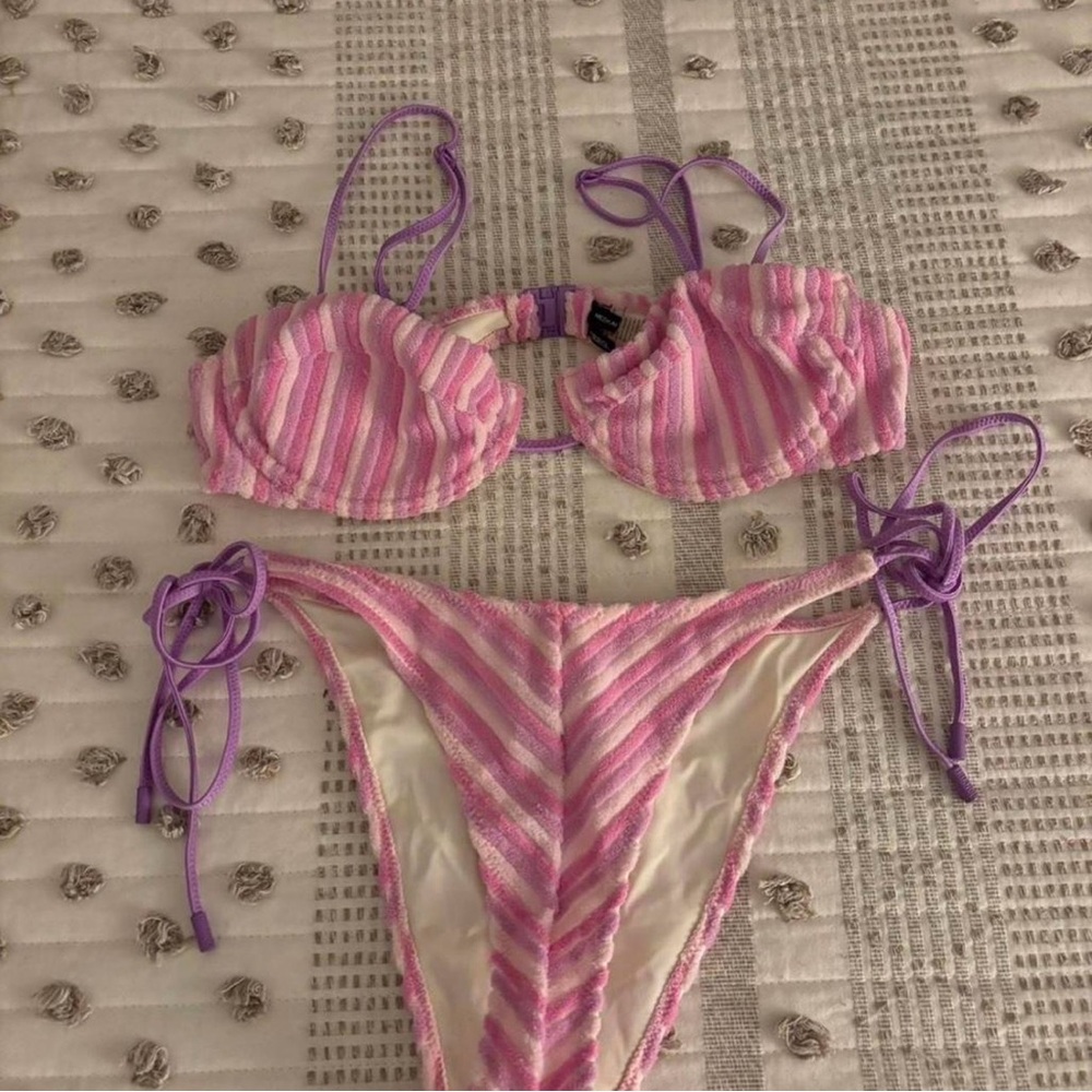 triangl swimwear Pink and Lavender Striped Textured Bikini Set
SOLD 🛍️🛍️🛍️